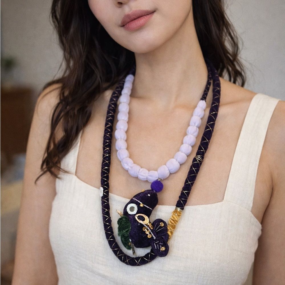 Elegant Purple and Black Necklace R3